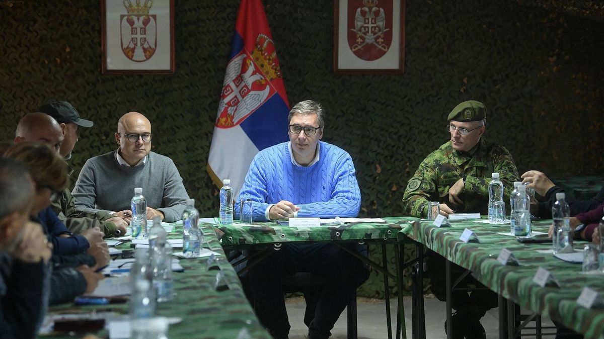 Srbská armáda je v pohotovosti, náčelník štábu jede na hranici s Kosovem